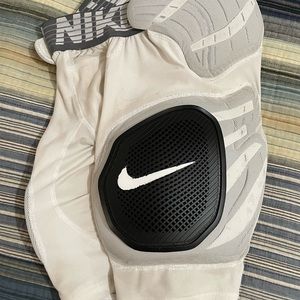 Men’s Nike padded Compression shorts. size Medium Used.